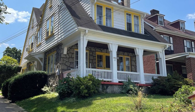 NFL Draft or Graduation- Charming 4-bedroom house in Pittsburgh -Squirrel Hill