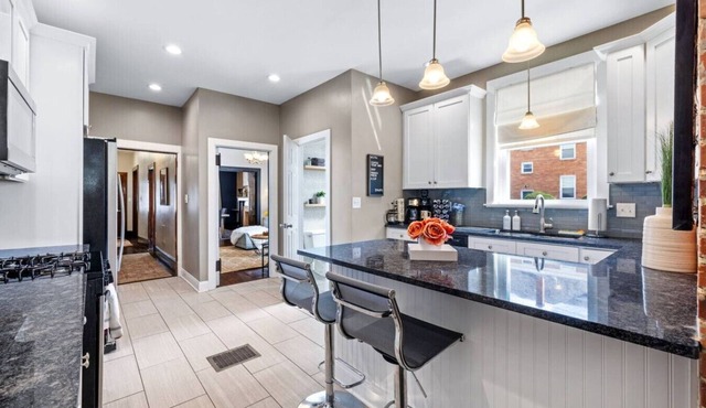 NFL Draft Ready! 5BR Near Stadium & Downtown, In A Quiet Neighborhood