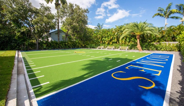 NFL Field Villa | Terrace w/Fire Pit+Games+Grill