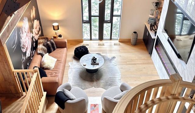 nGorgeous Mountain House with Hot Tub, Sauna & Gym