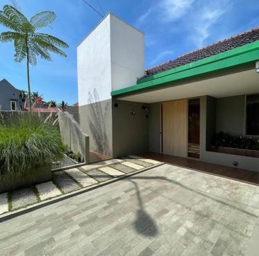 Ngumbara House