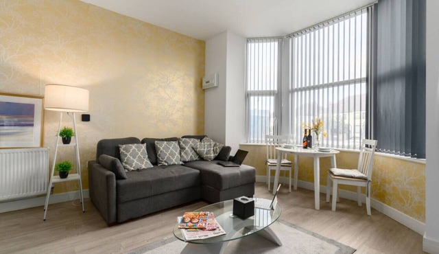 NH - F1 · Comfortable Modern 1 bed Apt