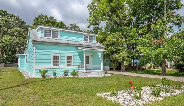 nHistoric Apalachicola Southern Charm