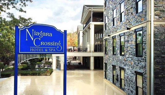 Niagara Crossing Hotel and Spa