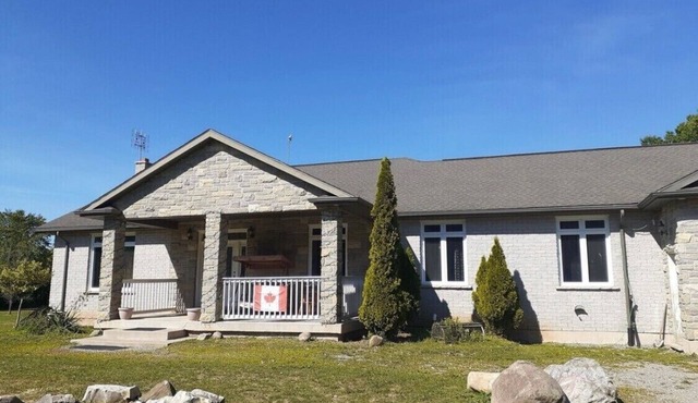 Niagara Falls Country Living. Short and long term renting are also available