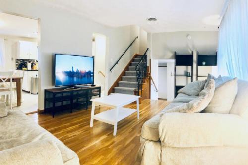 Niagara Falls Quiet Neighborhood Air Conditioning Parking