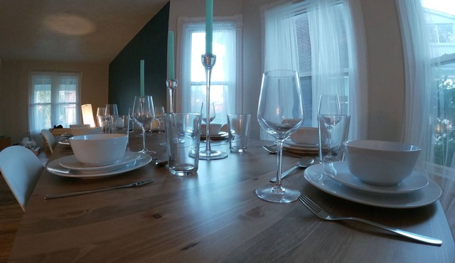 Niagara Falls USA, Five bedroom home, 11 blocks from the Falls