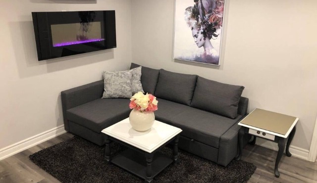 Niagara Luxury - Warm, Cozy and Clean Suite Stay