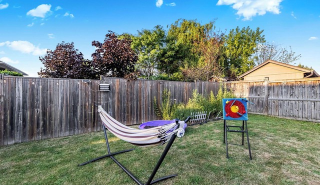 Niagara Retreat|HotTub|Sauna|Games|15 Min to Falls