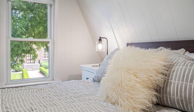 Niagara Wine Country Cottage