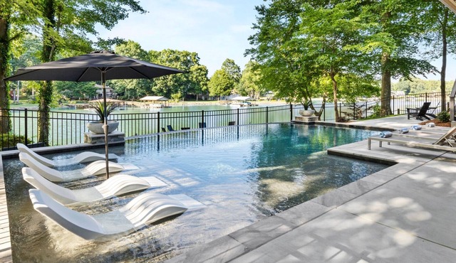 Niblick on Norman w/Heated Pool & Optional Boat Rental