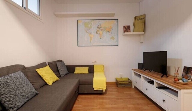 Nice 1-Bedroom Apartment for 2ppl Steps from Camp Nou!
