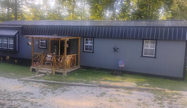 Nice 1-bedroom cottage with AC in charming West Liberty