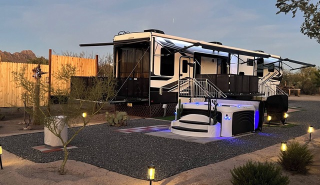 Nice 1-bedroom recreational vehicle with AC in Tucson