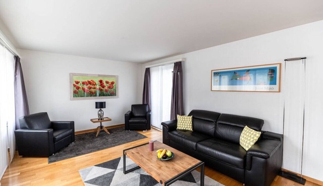 Nice 1 BR flat city center/near lake (D7)