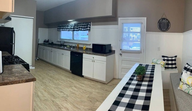 Nice 107 Historic Home with relax & private Hotub