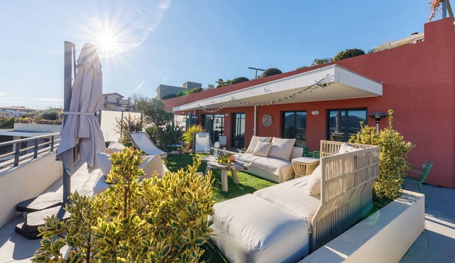 NICE 130m2 Terrace with PANORAMIC VIEW, Swimming Pool, Free Parking, A/C, WIFI