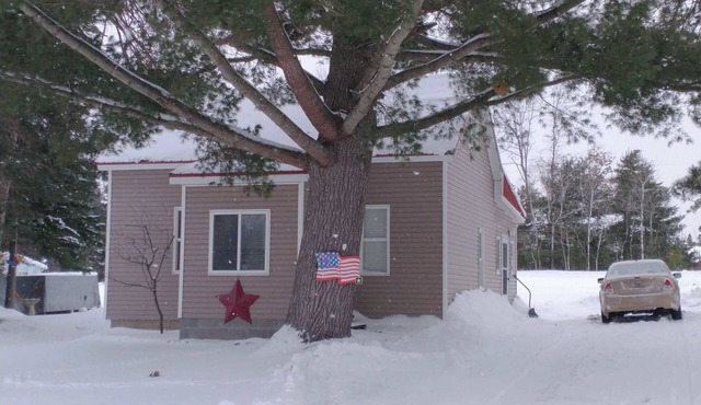 Nice 2-bedroom house with a cabin feel