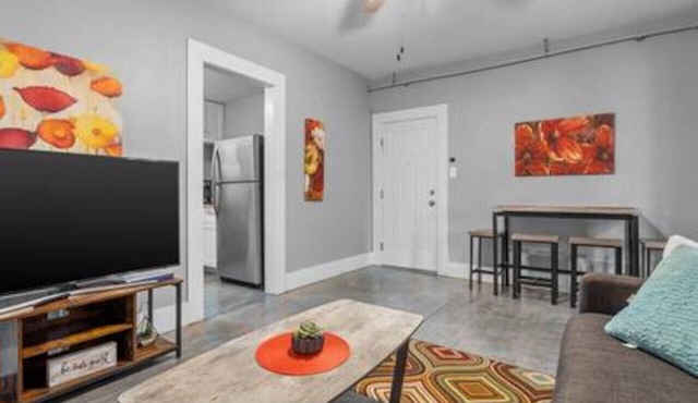 Nice 2 bedroom in Sherman Hill-8