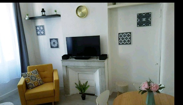 Nice 2 rooms bd Baille 13005