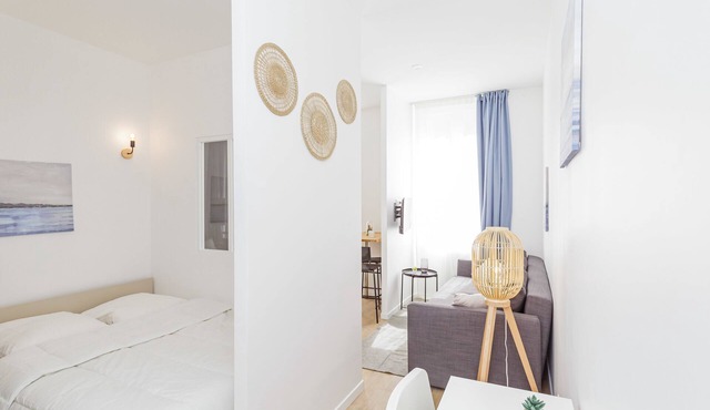 Nice 23 M² Bright And Renovated Courtyard Side