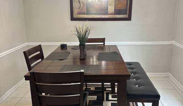 Nice 3 Bed townhome with in Morrow conveniently located/Free Wi-Fi !