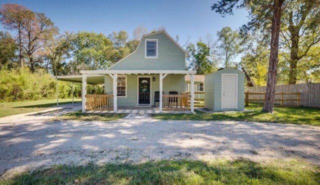 Nice 3-bedroom cottage with AC in Houston