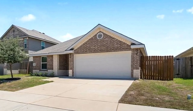 Nice 3-bedroom house in a beautiful neighborhood in Edinburg