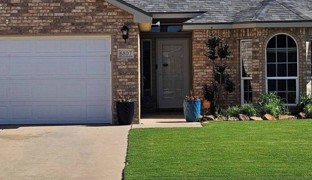 Nice 3-bedroom pet friendly house with AC in friendly Lubbock