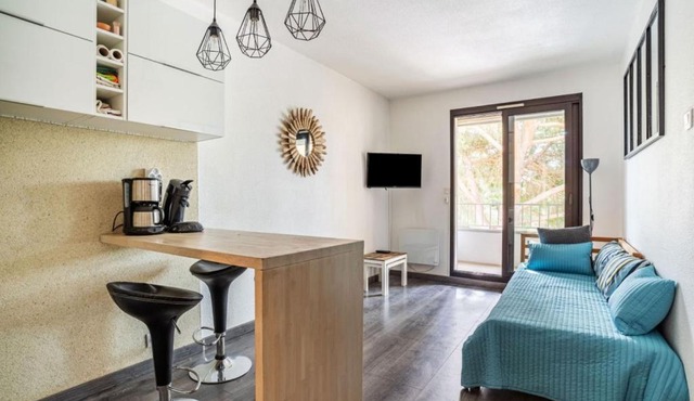 Nice 31m With Loggia Residence With Pool!