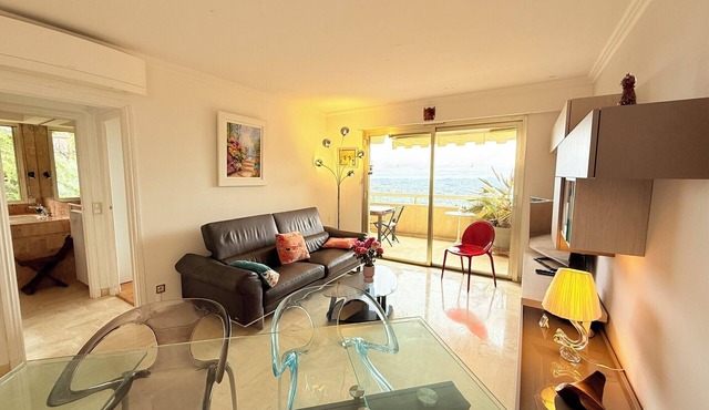 Nice 4 bedroom apartment with sea view - air conditioning - pool