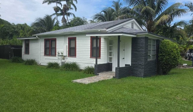 Nice 4-bedroom house in marvelous Biscayne Gardens. Minutes from Stadium