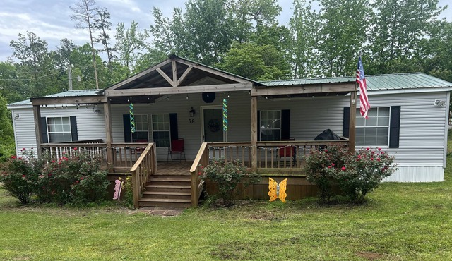 Nice 4B/2BA Home at Pickwick Lake walking distance to Goat Island Boat Ramp