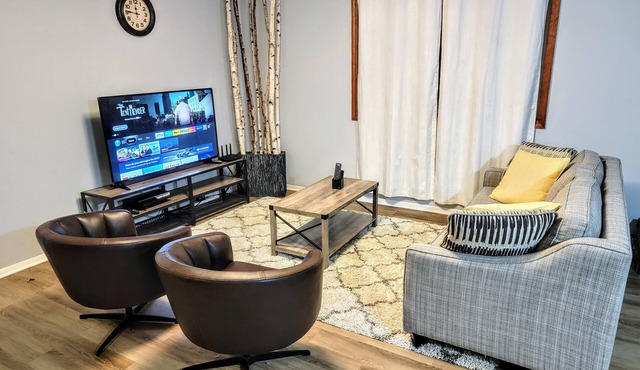 Nice 5 BDR/3 BATH Home near BWI Airport with WIFI, Beach, Parking, Ambiance