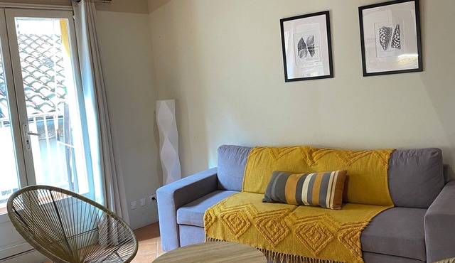 Nice air-conditioned apartment, heart of the village, 2nd floor