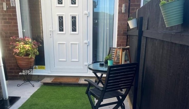 Nice And Cosy Large Studio Near to London Luton Airport (Pet Friendly)