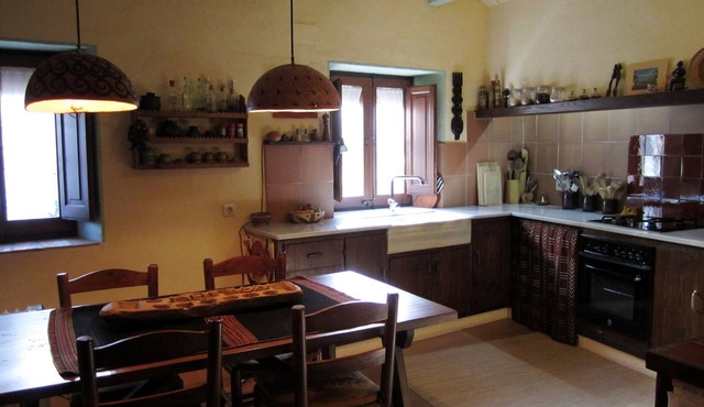 Nice and cozy house in Peratallada