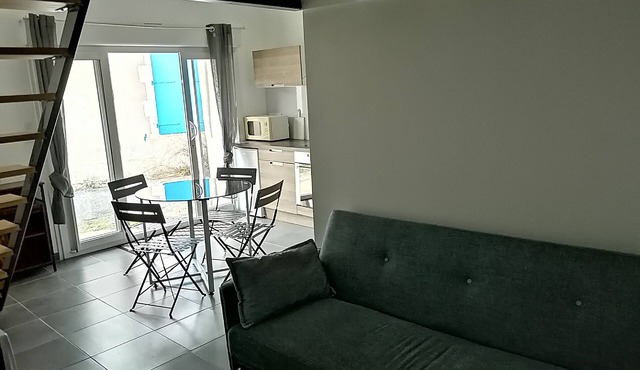 Nice and quiet studio, 5 mn drive from the beach