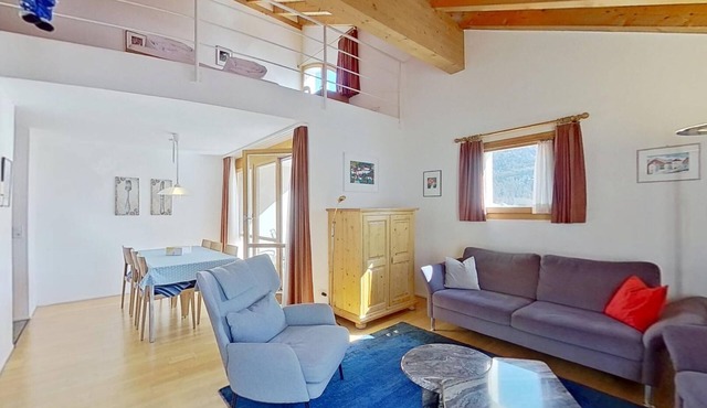 Nice and quiet 4-room apartment spread over two floors, under the roof, with vie