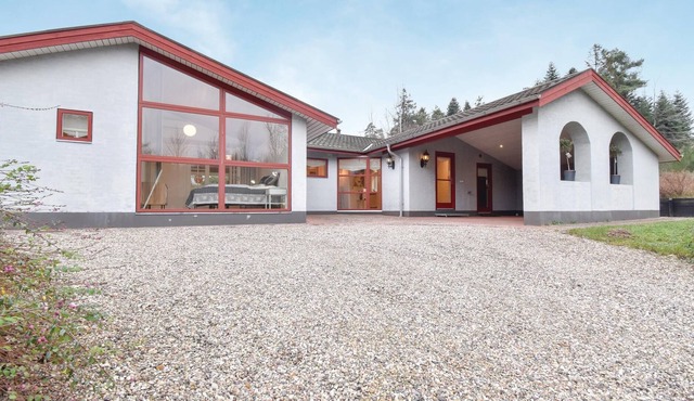 Nice and spacious cottage with 6 km to Faaborg.