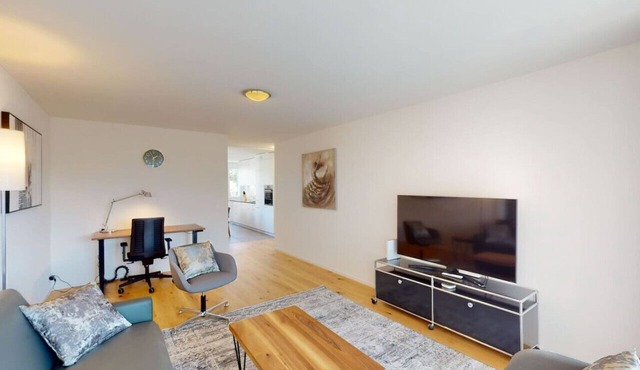 Nice and very central 1BR flat (Sun 3)
