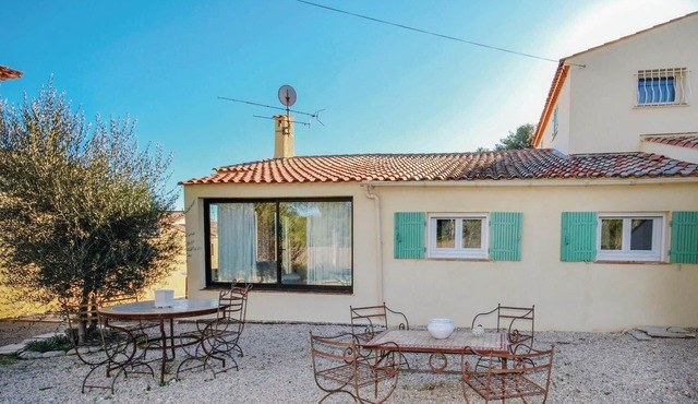 Nice apartment in Roquebrune sur Argens