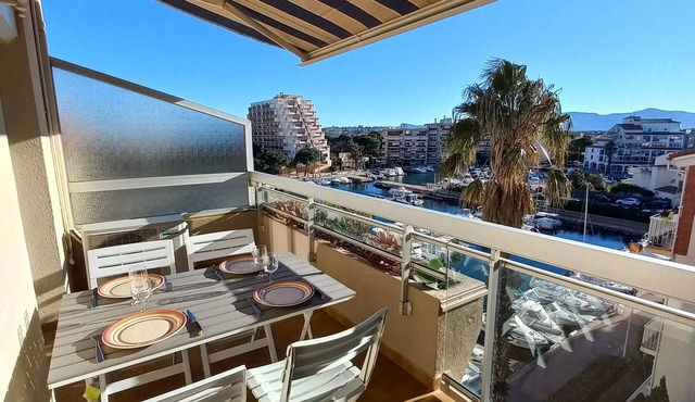 Nice apartment T3 duplex 75m2 on the marina of port canet en roussillon