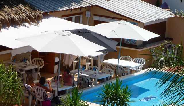 Nice apartment 6 pers. 250 m from BEACH with HEATED SWIMMING POOL and TENNIS (7)