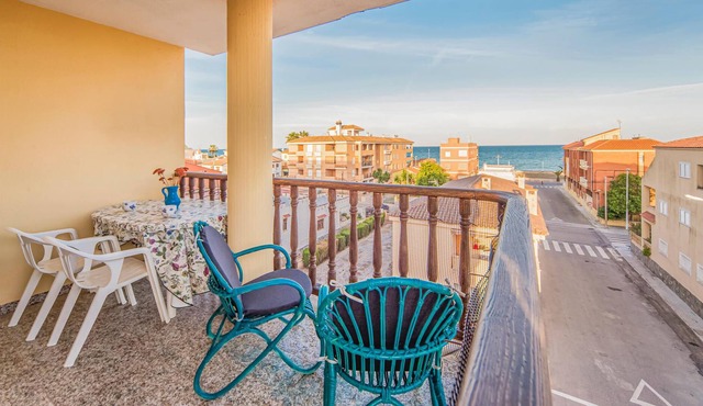 Nice apartment north of Valencia with sea view.