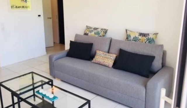 Nice apartment with terrace, parking, beach nearby, Acotz