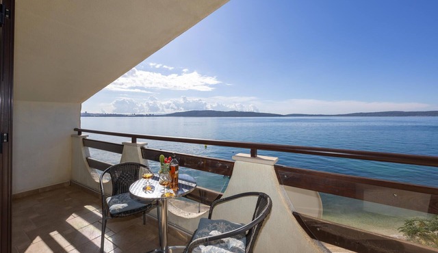 Nice apartment in Kastel Kambelovac