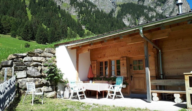 Nice apartment for 6 guests with pets allowed and parking