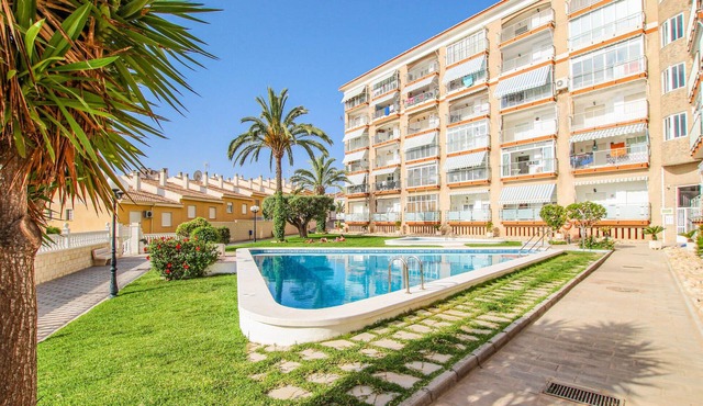 Nice apartment in Arenales del Sol with swimming pool