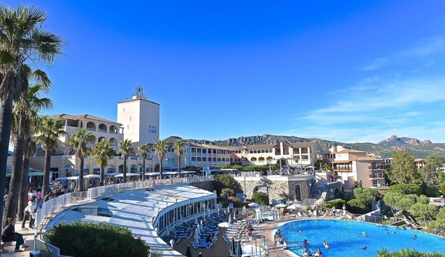 Nice apartment for 6 people with pool, WIFI, TV, terrace and pets allowed